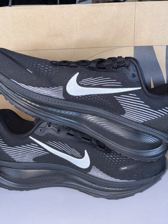 NEW Nike By You Vomero 18 Running Black White Silver IO7528-900 Size 11.5